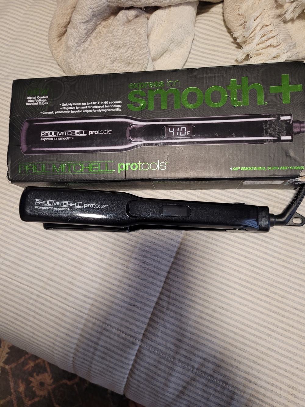 Paul Mitchell ProTools Express Ion Smooth+ Flat Iron in Black